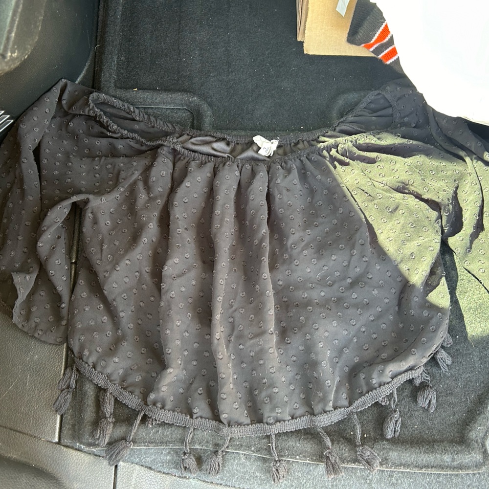 Black cropped shirt